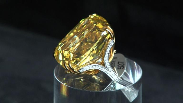Bague diamant graff vivid yellow
