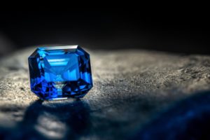 quels sont les différents types de pierres précieuses bleues