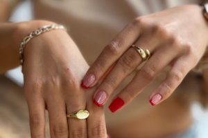 ajoutez de l'originalité à votre collection de bijoux grâce à okan studio !